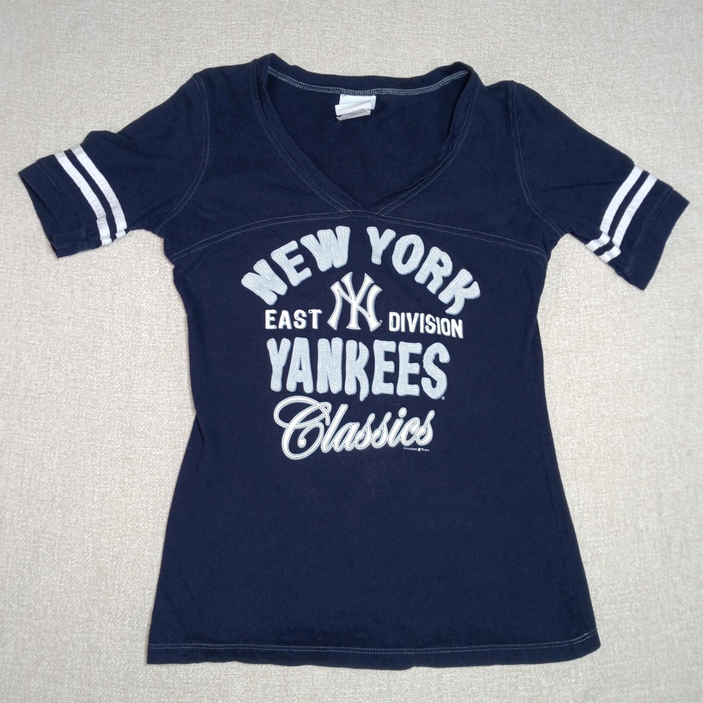 NY Yankees T-Shirt Womens M Navy V-Neck Striped Graphic Tee 5th & Ocean Baseball